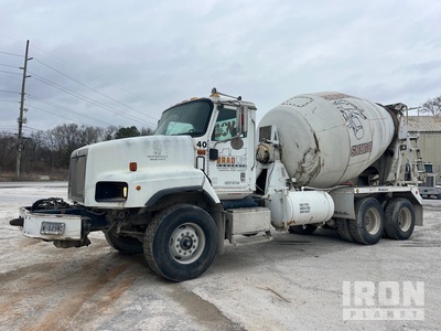2001 International PayStar 5600i 6x4 Mixer Truck