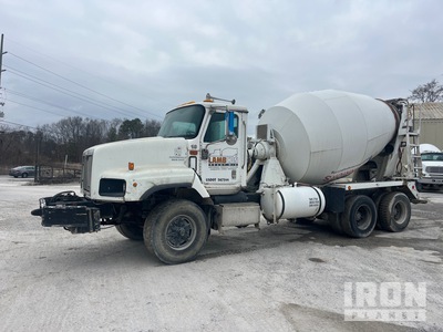 2000 International PayStar 5600i 6x4 Mixer Truck