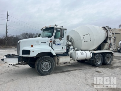 2007 International PayStar 5600i 6x4 Camion hormigonera