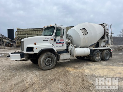 2007 International PayStar 5600i 6x4 ミキサートラック