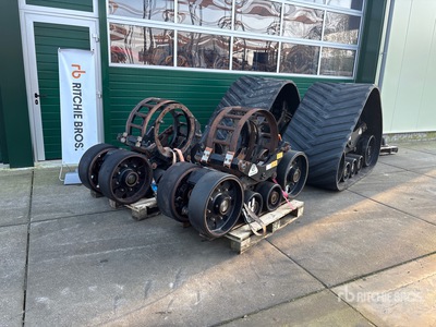 2019 900 mm Set of Tracks Complete with CNH Brackets Attrezzatura agricola varia