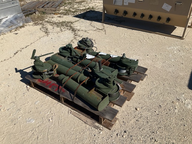 (6) Cecom 13222E0121 Upper Support Winches