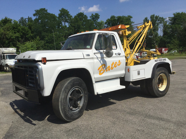 1979 Ford F-600 S/A Tow Truck