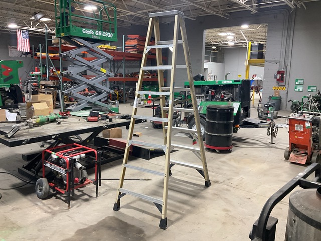 2016 Werner 7308 8 ft Ladder