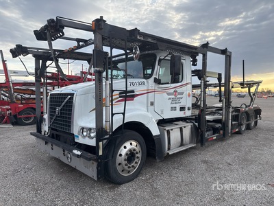 2013 Volvo 6x4 Crew Cab Camión portavehiculos (Inoperable)