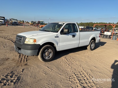 2005 Ford F-150 XL 4x2 Pickup