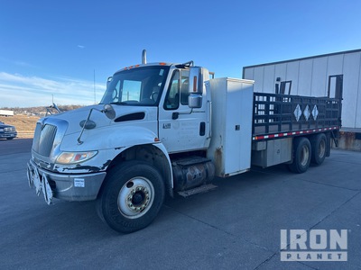 2008 International DuraStar 4400 6x2 Flatbed Truck