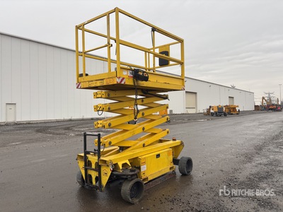 2010 Holland Lift Ecostar HL-9714 Electric Scissor Lift