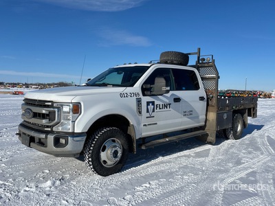 2020 Ford F-350 XLT 4x4 Crew Cab Flatbed Truck