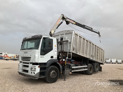 2003 PM Serie 8 4250 kg Knuckle Boom on 2006 Iveco stralis 350 6x2 Dump Truck with Crane