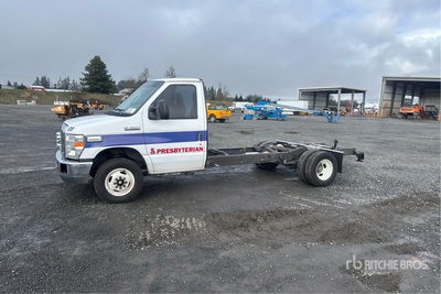 2018 Ford E-350 4x2 Cab and Chassis