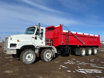 2008 International 5600I 10x6 Twin-Steer Tri/A Dump Truck