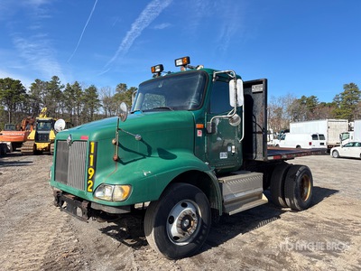 2003 International 9200i 4x2 Flatbed Truck