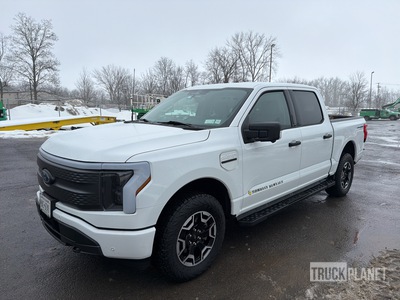 2022 Ford F-150 XLT 4x4 Crew Cab Electric Pickup