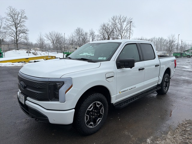 2022 Ford F-150 XLT 4x4 Crew Cab Electric Pickup