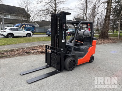 Toyota 8FGC35U-BCS 6850 lb Cushion Tire Carrelli Elevatori