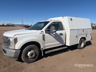 2018 Ford F-350 4x2 Utility Truck
