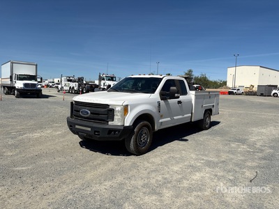 2017 Ford F-350 XL XL 4x2 Crew Cab Utility Truck