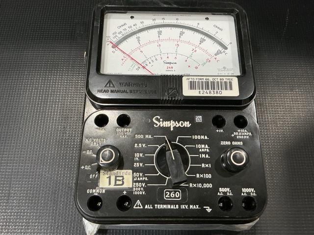 Simpson 260 Voltmeter