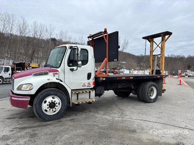 2007 Freightliner M2 106 4x2 Ciężarówka z tłumikiem