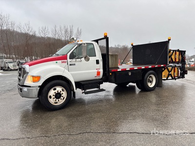 2007 Ford F-650 4x2 Attenuator Truck
