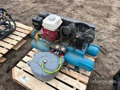 Makita 12.5 cfm 10 gal Compressore