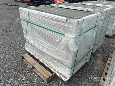 Quantity of (24) Solar Panels 産業関連 - その他