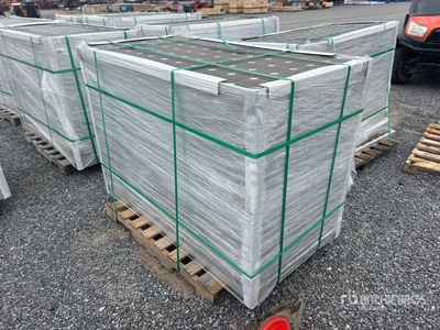 Quantity of (24) Solar Panels 産業関連 - その他