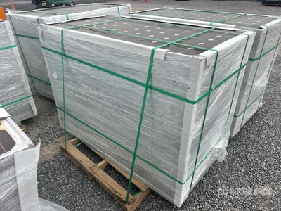 Quantity of (24) Solar Panels 産業関連 - その他