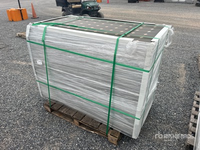 Quantity of (24) Solar Panels 産業関連 - その他