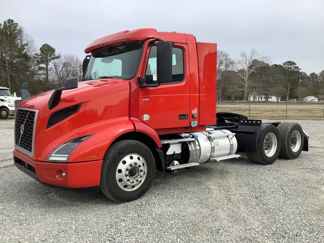 2021 Volvo VNR300 6x4 T/A Day Cab Truck Tractor