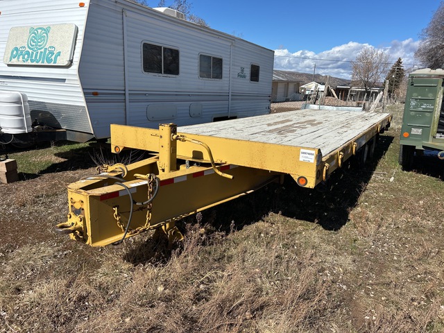 2006 Towmaster T-40T 28 ft T/A Tilt Deck Trailer