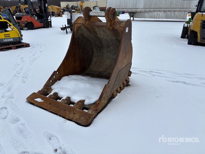 44 in Q/C Digging Excavator Bucket - Fits Cat 330FL
