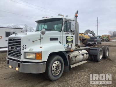 2001 Mack CH613 6x4 T/A Dagcabine Trekker