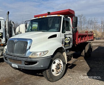 2002 International 4300 フラットベッドダンプトラック