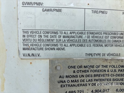 2013 Vanguard T/A 53 ft Heated Van Trailer