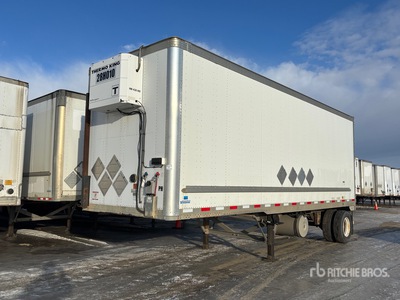 2014 Vanguard 28 ft x 102 in S/A Heated Van Trailer