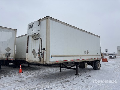 2014 Vanguard 28 ft x 102 in S/A Heated Van Trailer