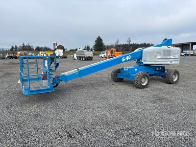 2017 Genie S40 4WD Diesel Telescopic Boom Lift