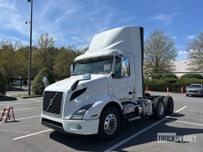 2020 Volvo VNR 6x4 T/A Day Cab Truck Tractor