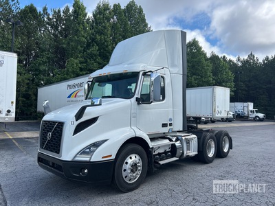 2020 Volvo VNR 6x4 T/A Day Cab Truck Tractor
