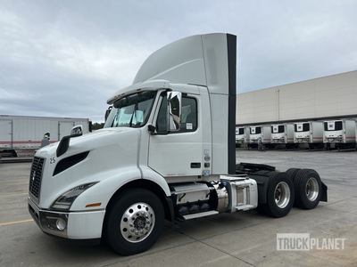 2020 Volvo VNR 6x4 Day Cab Truck Tractor