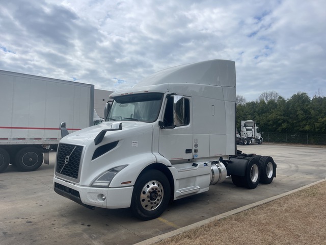 2020 Volvo VNR Heavy Haul T/A Sleeper Truck Tractor