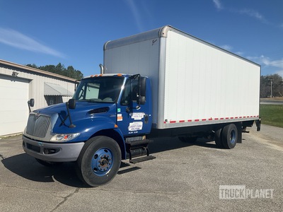 2015 International DURASTAR 4300 4x2 4x2 Kastenwägen