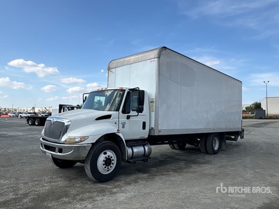 2020 International MV607 4x2 Moving Van Truck