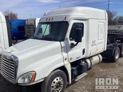 2019 Freightliner Cascadia 125 6x4 تراكتور شاحنة كابينة النوم (ثنائية المحور)