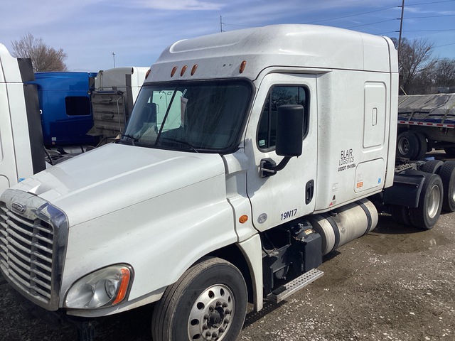 2019 Freightliner Cascadia 125 6x4 T/A Sleeper Truck Tractor