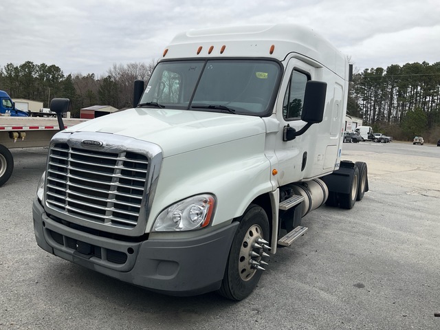 2019 Freightliner Cascadia 125 6x4 T/A Sleeper Truck Tractor
