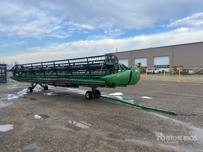 2009 John Deere 635D 35 ft Draper Schneidwerk