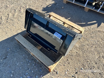 2025 GIYI GY-KH72F 32 in Multi-Purpose Skid Steer Bucket (Unused)